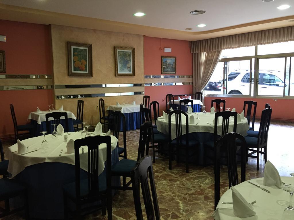 Hotel Restaurante Derby 카발리노 외부 사진